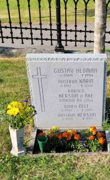 Grave number: D G 1 304B