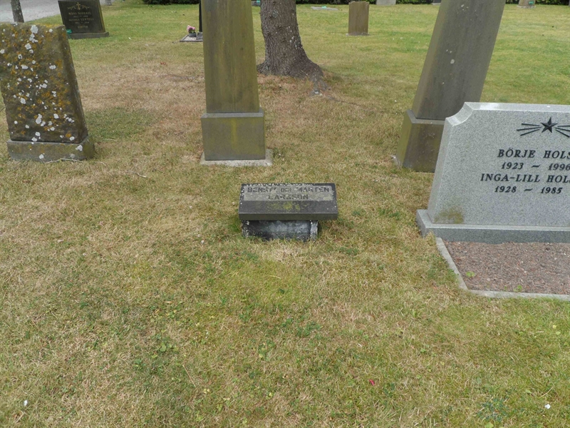 Grave number: SK A    92, 93