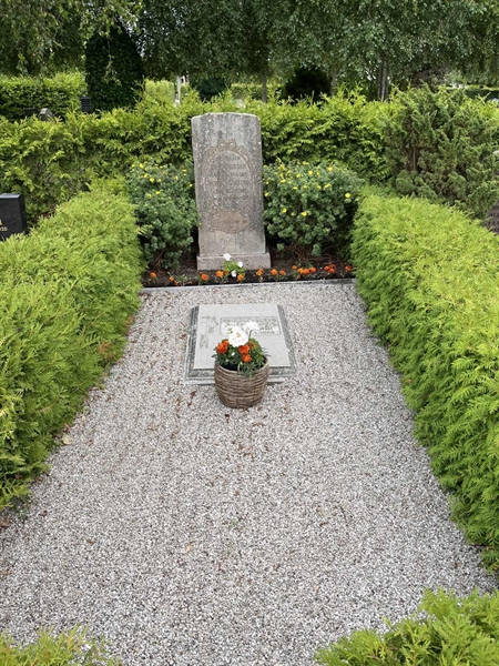 Grave number: NK II    66