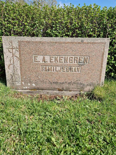 Grave number: 501 12 1761-1763