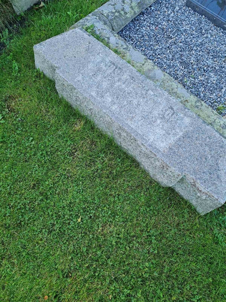 Grave number: KG 09   604