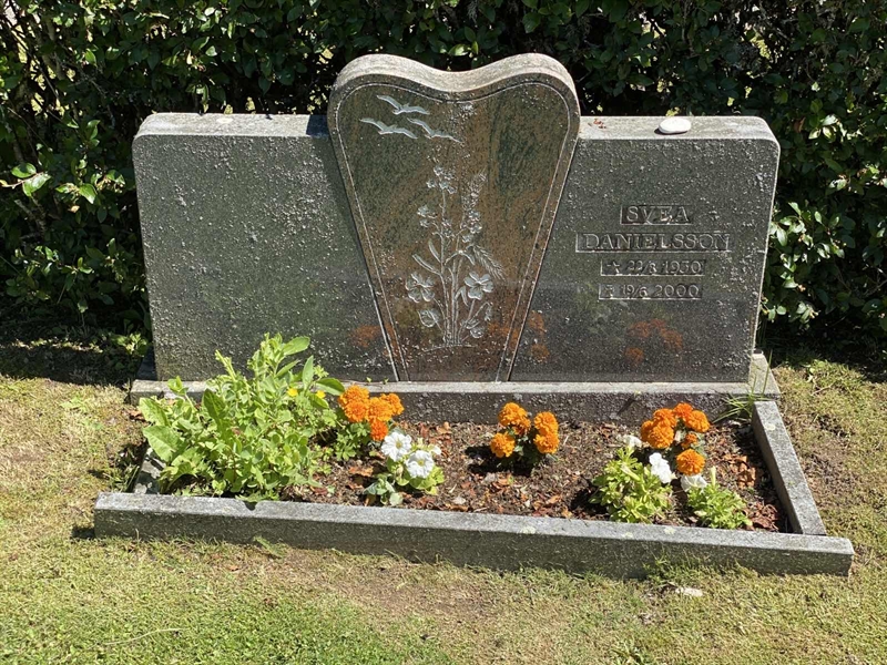 Grave number: 8 3   206-207
