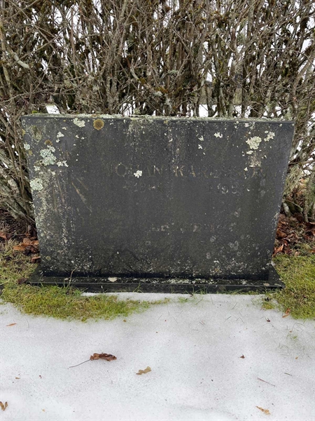 Hautatunnus: SJ M    83