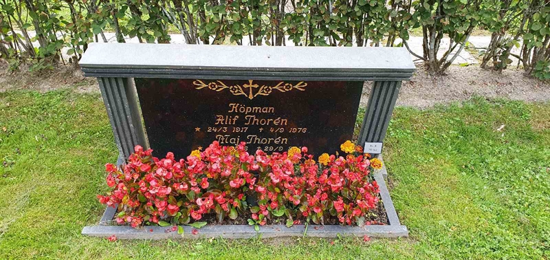 Grave number: Sk 08   161-162