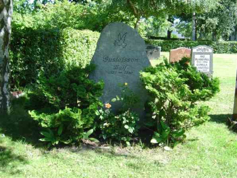 Grave number: FLÄ E    82-83