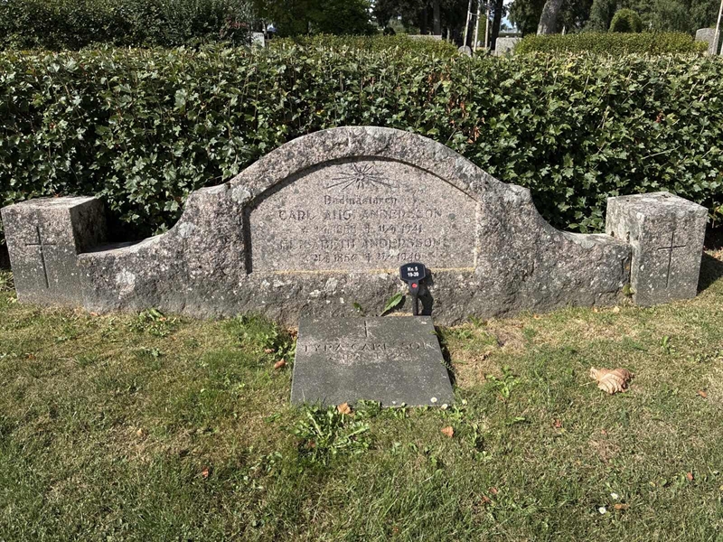Grave number: 33 5    19-20