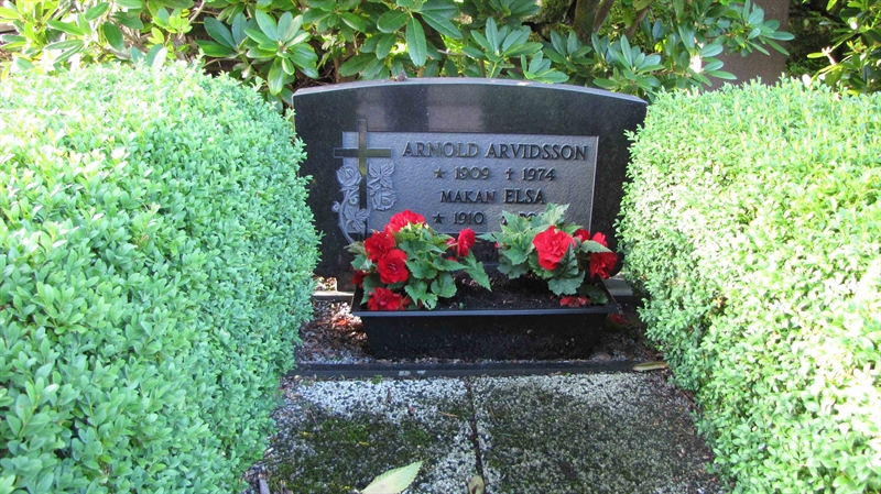 Grave number: HG HÄGER    73, 74, 75, 76