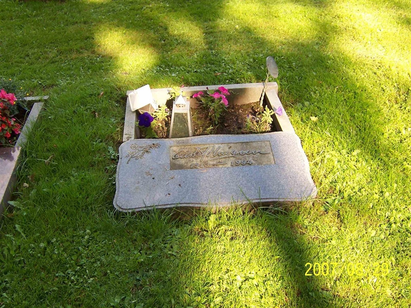 Grave number: 1 3 U2    13