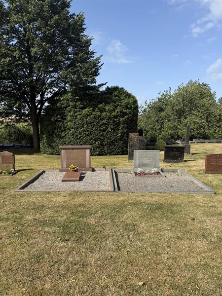 Grave number: SP A   137, 138, 139