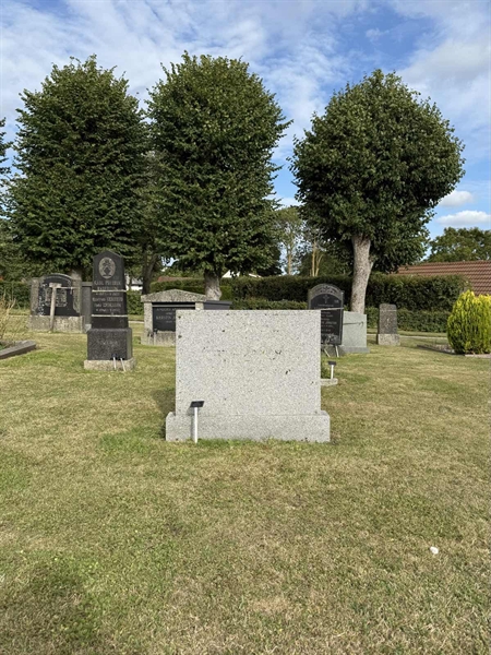 Grave number: ON C   372, 373, 374