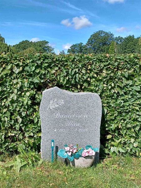 Grave number: OS H   256, 257