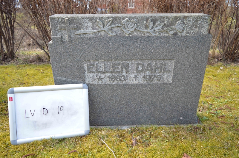 Grave number: LV D    19