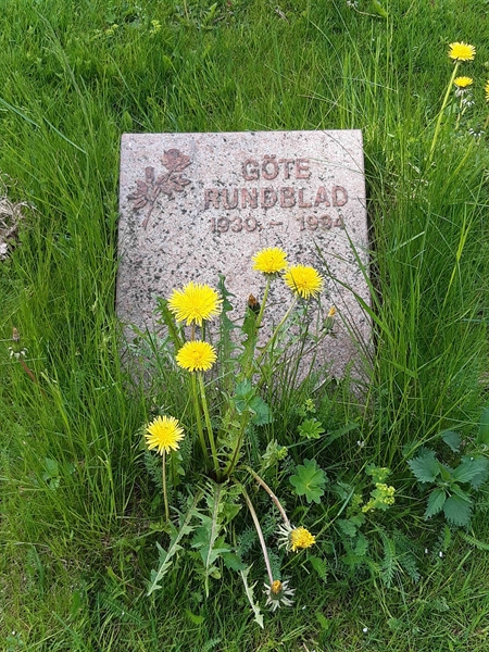 Grave number: KA 12   121