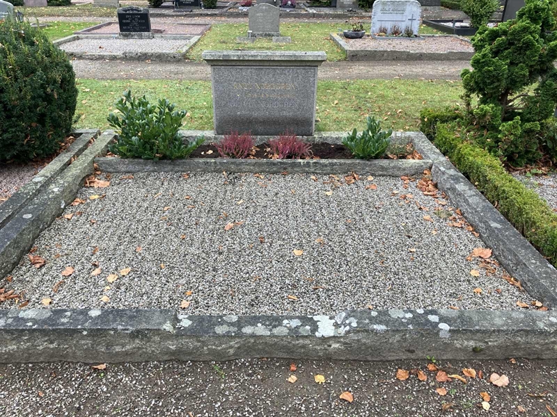Grave number: Ö 22i    84, 85