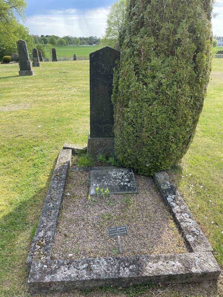 Grave number: EK D 1    37