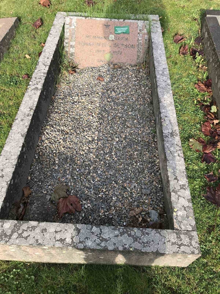 Grave number: SN 02   133