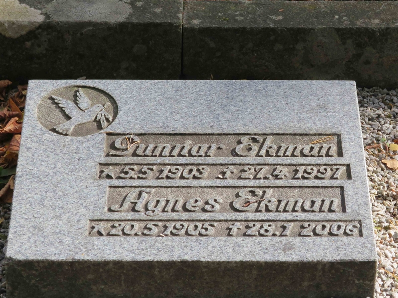 Grave number: HÖB GL.R    38