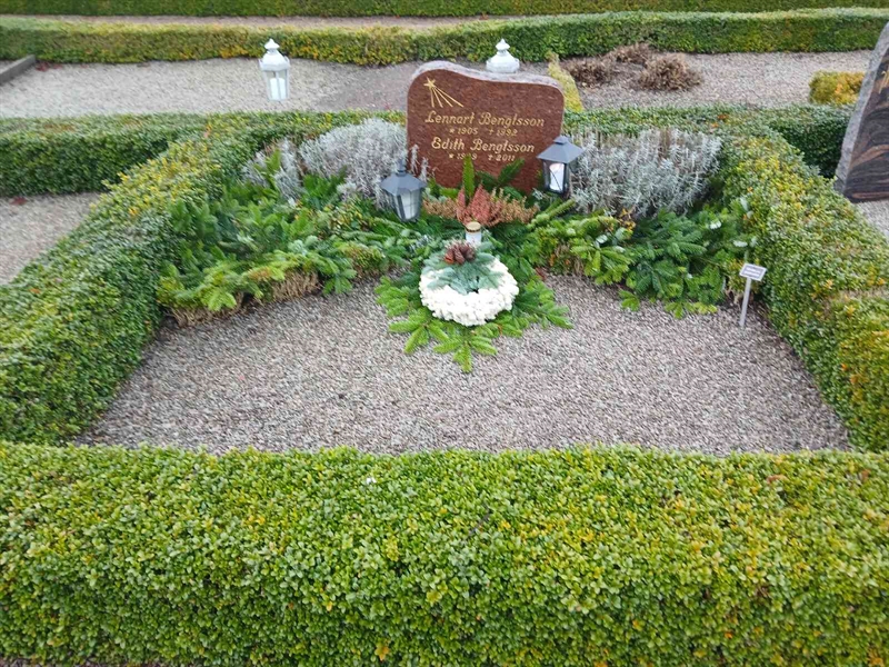 Hautatunnus: Si J    34, 35