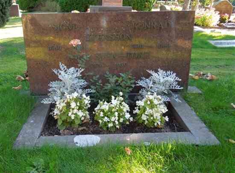 Grave number: SN D    10