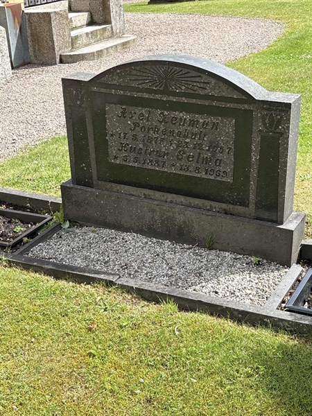 Grave number: SKF E   121, 122
