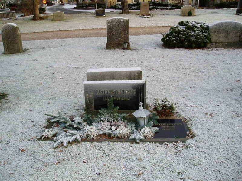 Grave number: FÄ  167, 168, 169