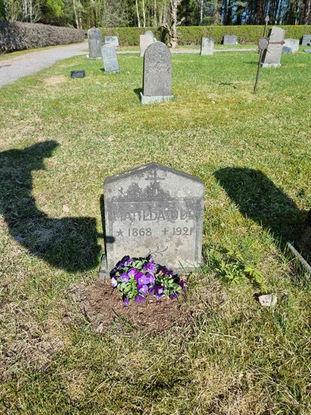 Grave number: 2 07   43
