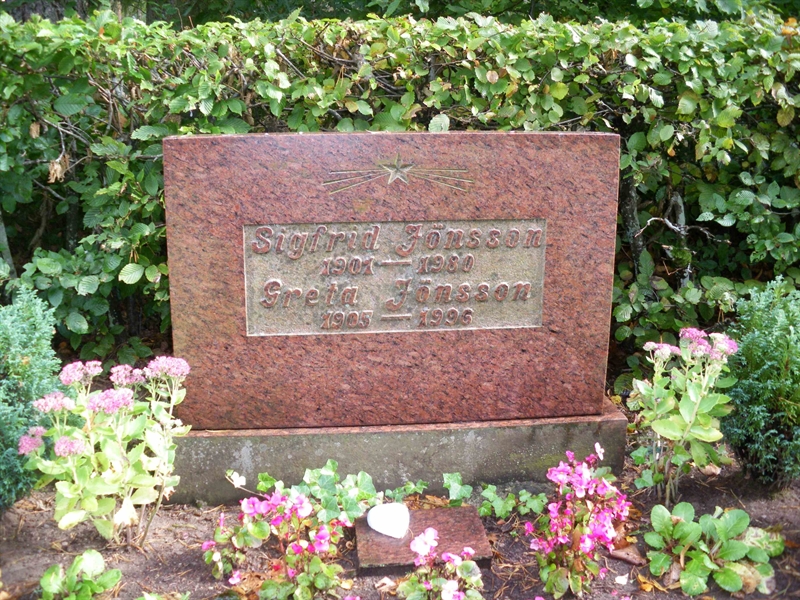 Grave number: SB 18    23