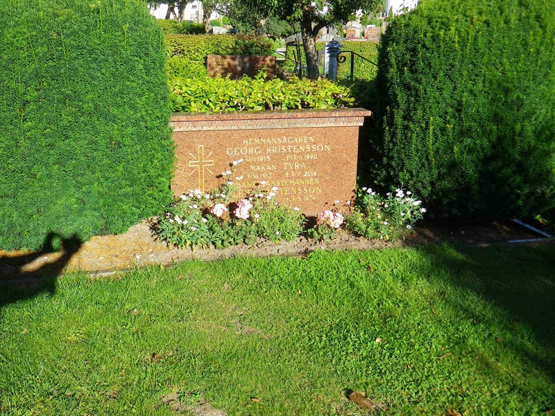 Grave number: OS N   295, 296, 297