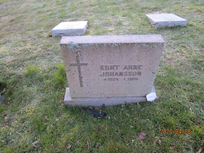 Grave number: 02 I    4