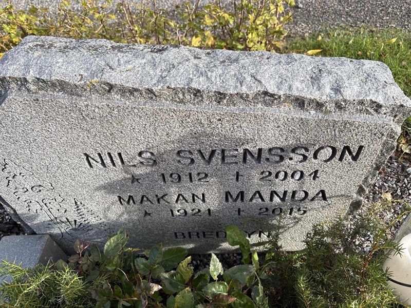 Grave number: 4 N ND   332