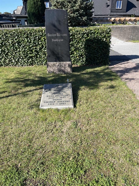 Grave number: VK III     6