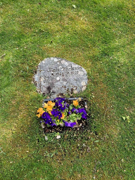 Grave number: 02 M   20