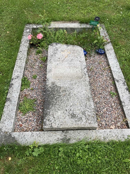 Grave number: 1 13     2