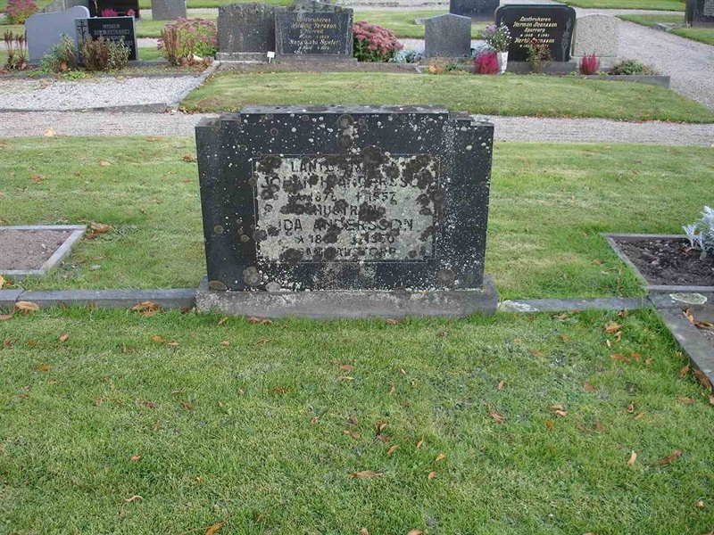 Grave number: FN P     3, 4