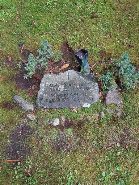 Grave number: 01  2744