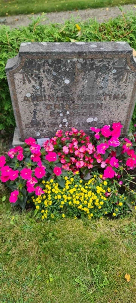 Grave number: M V   38, 39