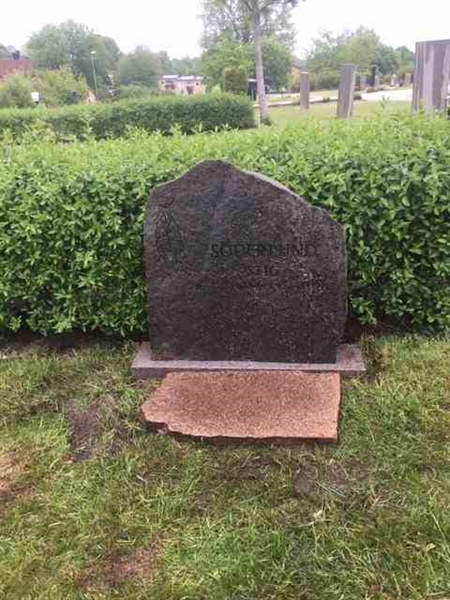 Grave number: BR E    33, 34