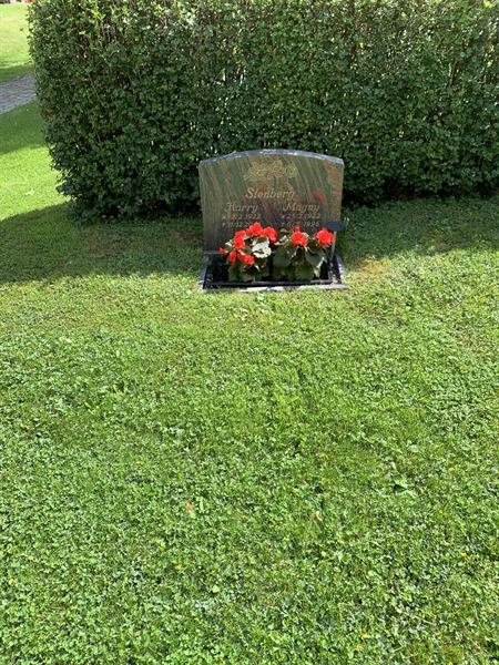 Grave number: 1 ÖK   23-24