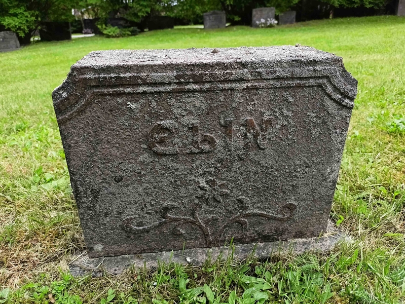 Gravnummer: 1 Ö 31   161V