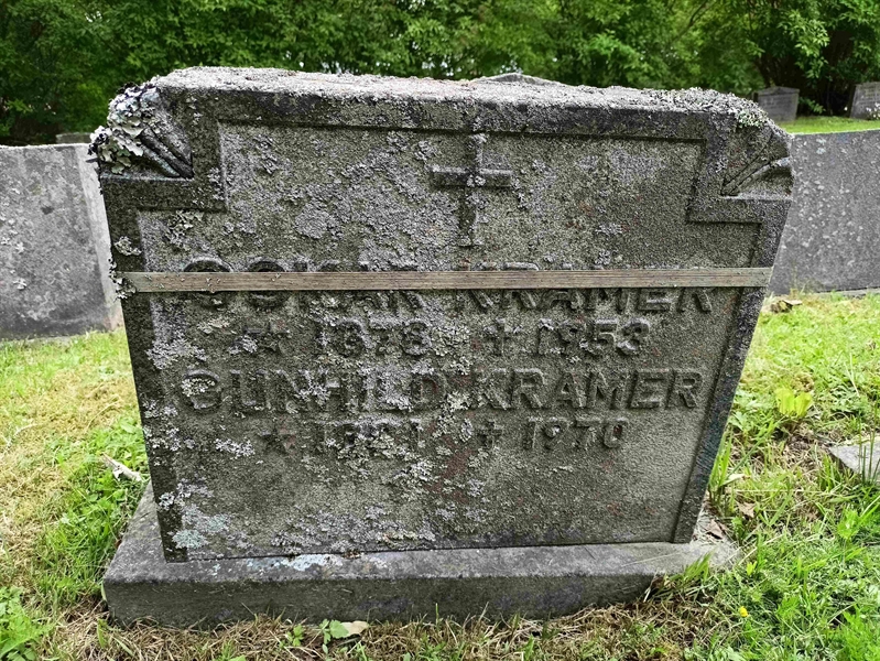 Gravnummer: 1 Ö 31   165AV