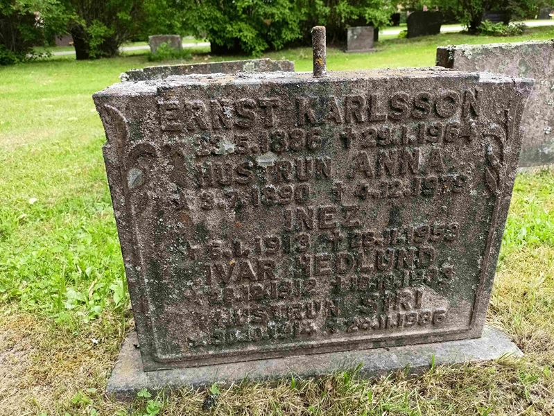 Gravnummer: 1 Ö 31   165CV