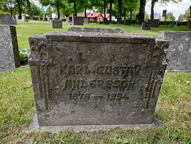 Gravnummer: 1 Ö 31   175V