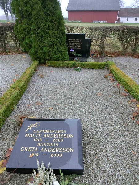 Grave number: ÖT VÄST    135