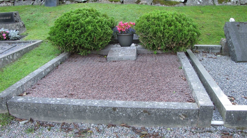Grave number: HG HÄGER     7, 8