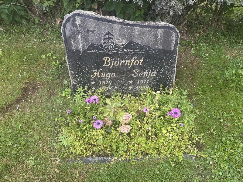 Grave number: 002 2   607