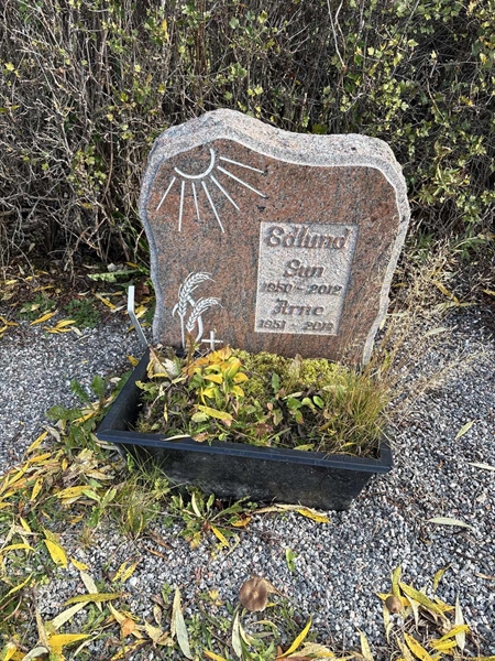 Grave number: 4 N ND   405