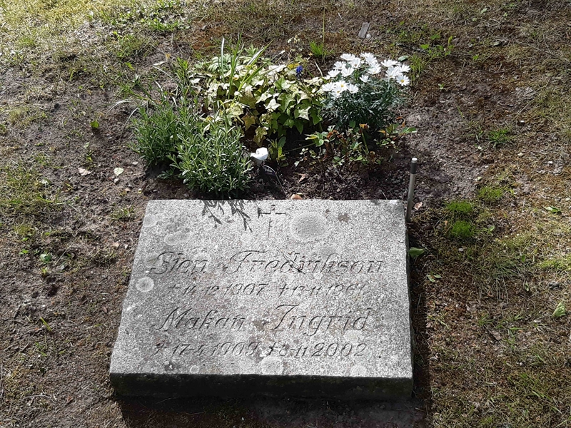 Grave number: KA 14    53