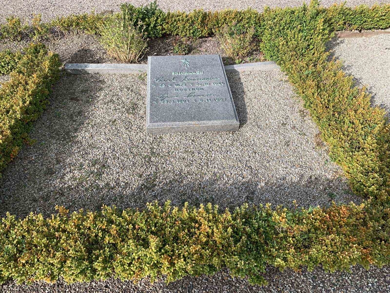 Grave number: NK F 78-79