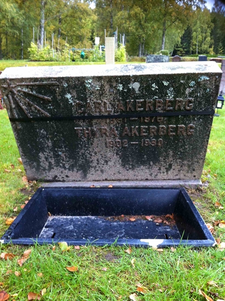 Grave number: KA 09    60-61