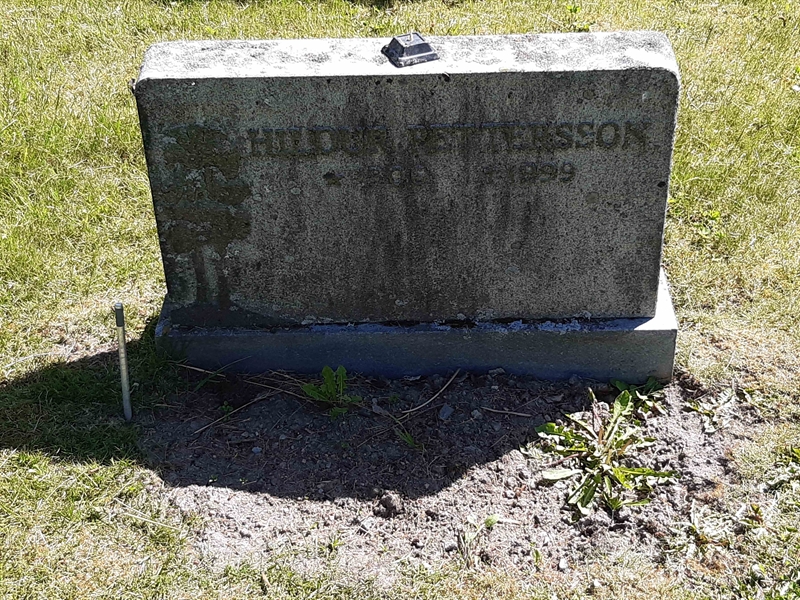 Grave number: KA 22   570
